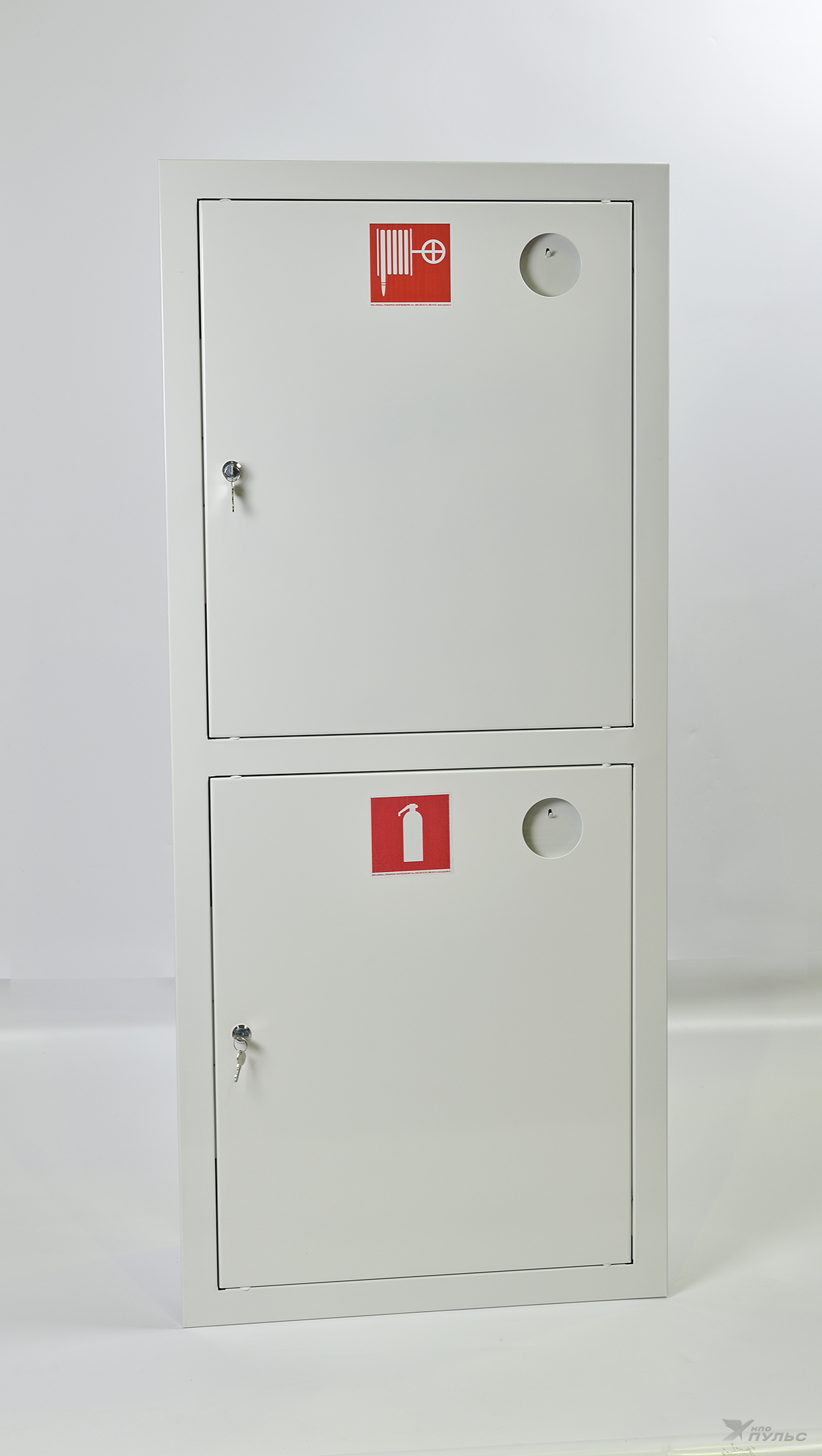Шкаф для устройства внутриквартирного пожаротушения увп